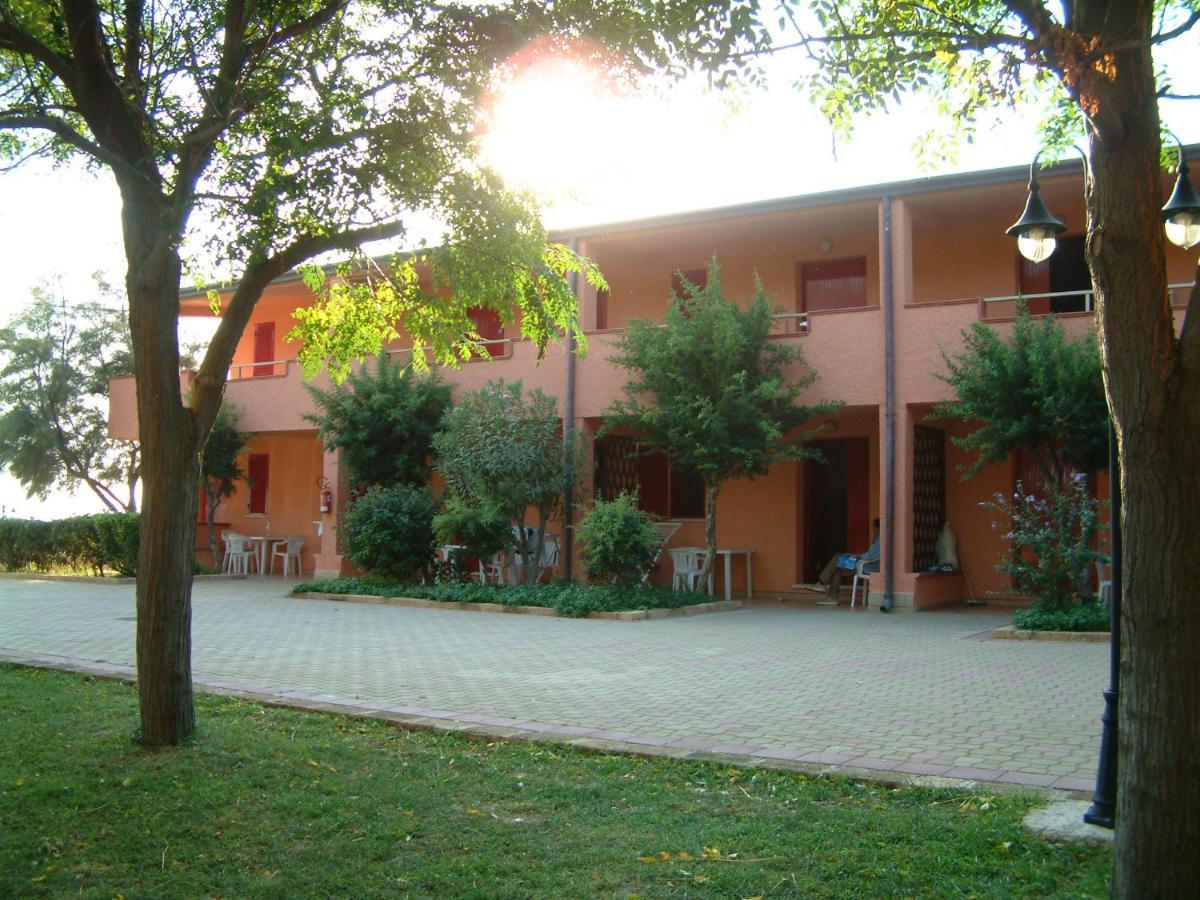 Residence La Darsena 이솔라 카포 리주토 외부 사진
