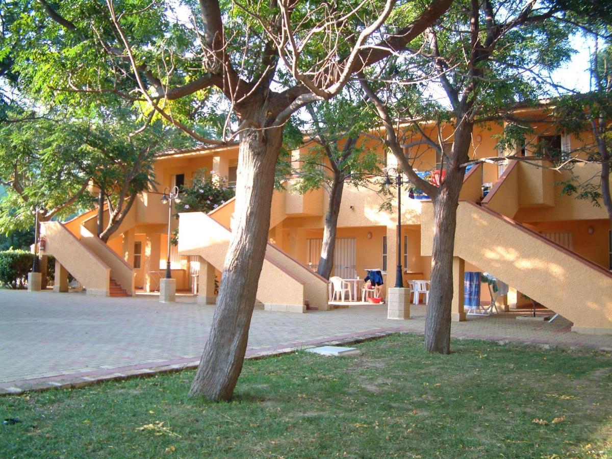 Residence La Darsena 이솔라 카포 리주토 외부 사진